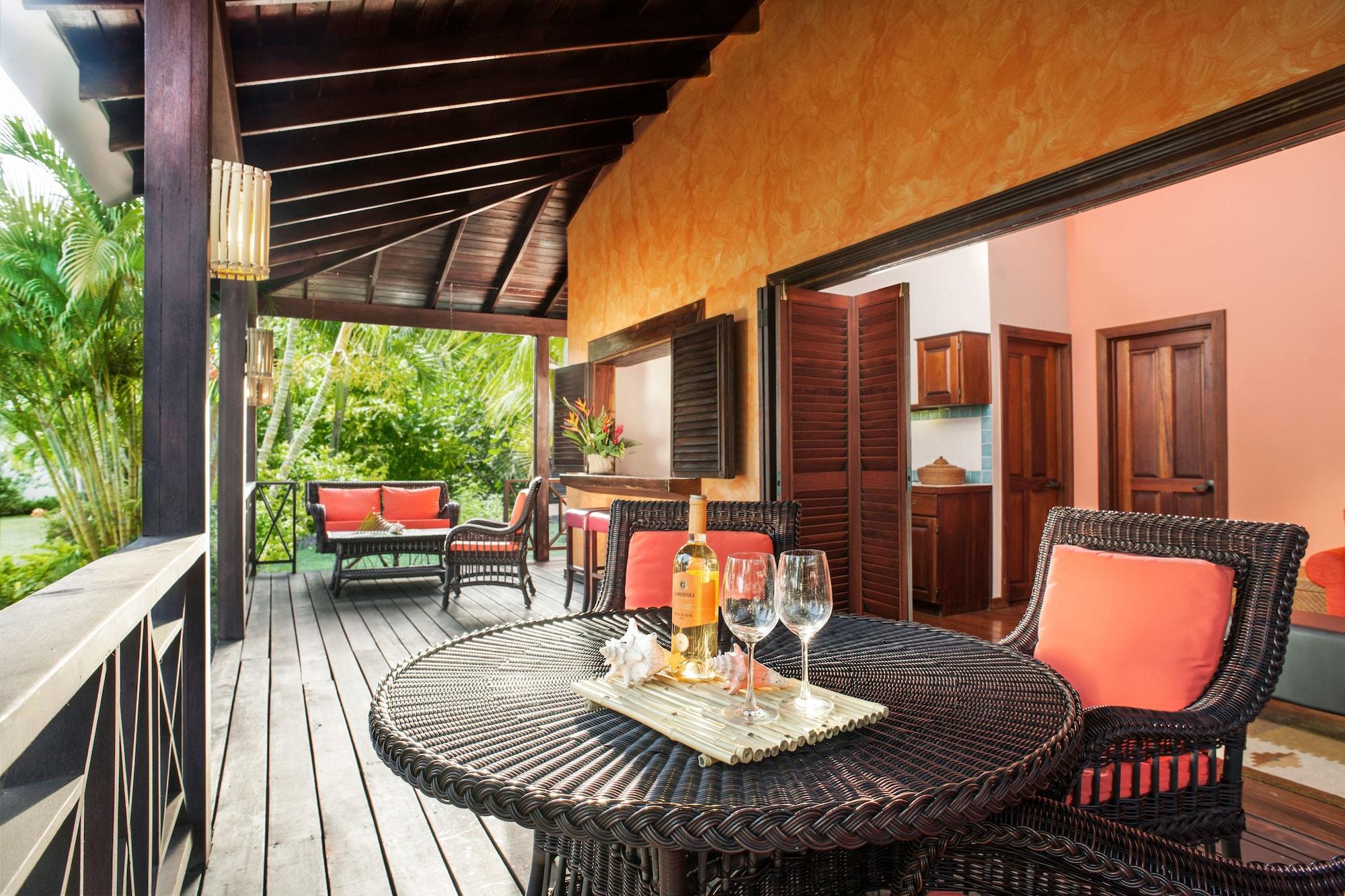 St. George's Le Phare Bleu Boutique Hotel And Marina מראה חיצוני תמונה