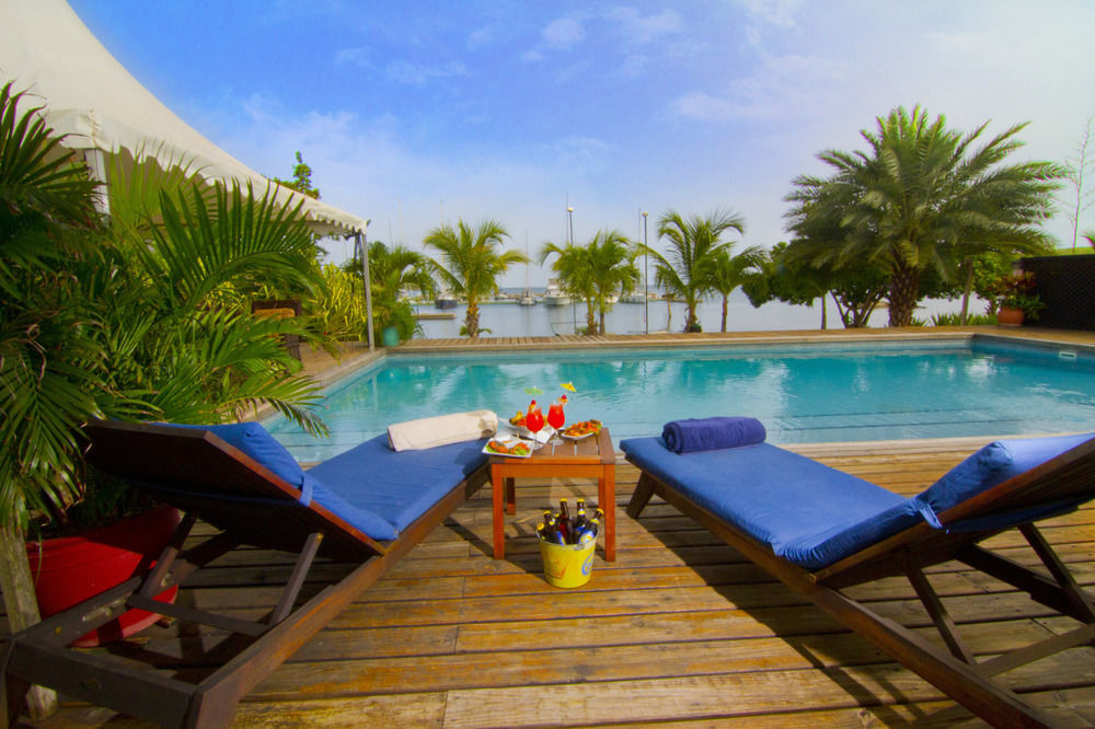 St. George's Le Phare Bleu Boutique Hotel And Marina מראה חיצוני תמונה