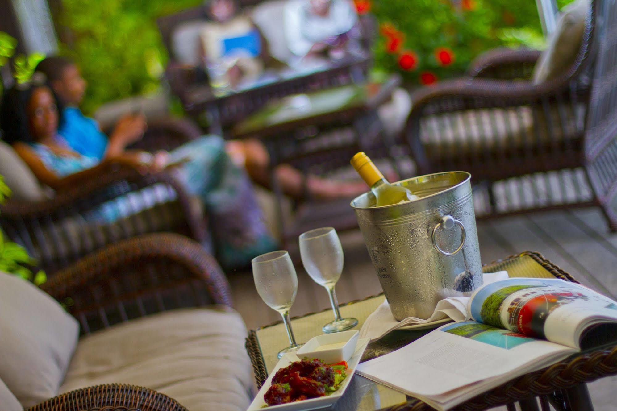 St. George's Le Phare Bleu Boutique Hotel And Marina מראה חיצוני תמונה